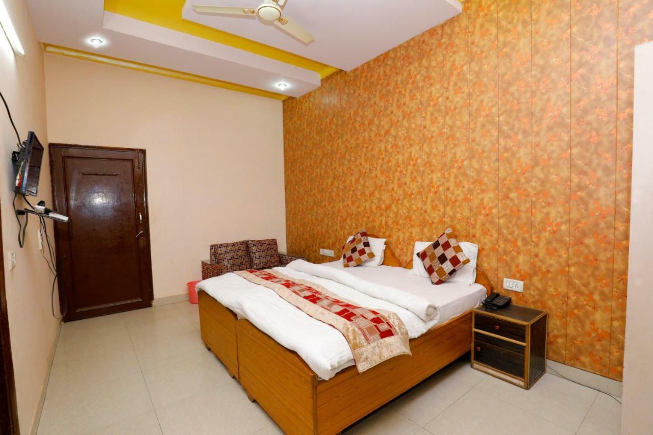 Hotel New Bakshi House Агра Экстерьер фото