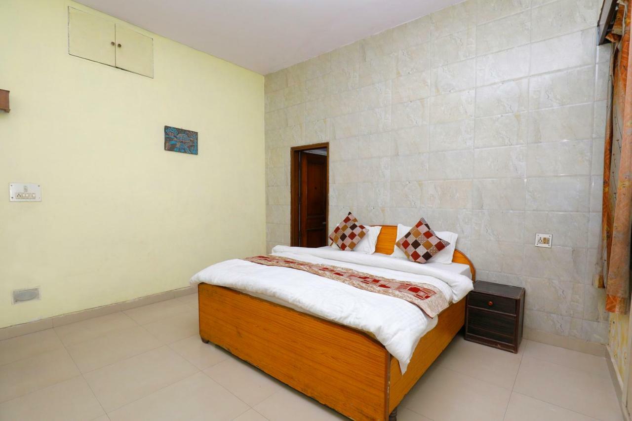 Hotel New Bakshi House Агра Экстерьер фото